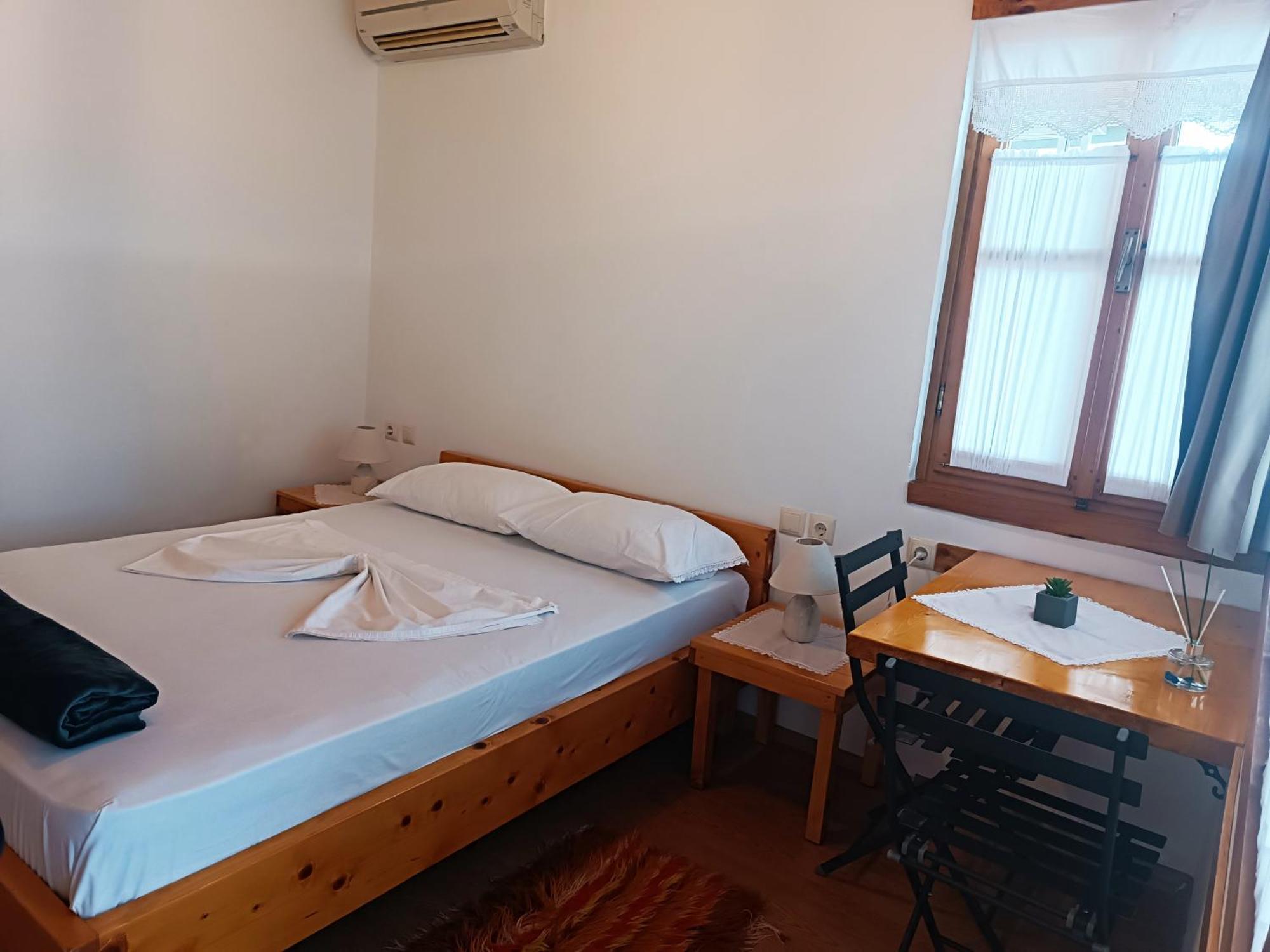 Tearra Guesthouse Gjirokastër Exterior foto