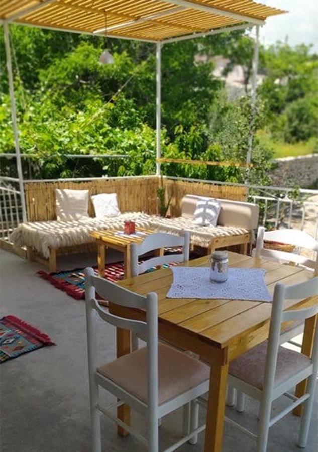 Tearra Guesthouse Gjirokastër Exterior foto